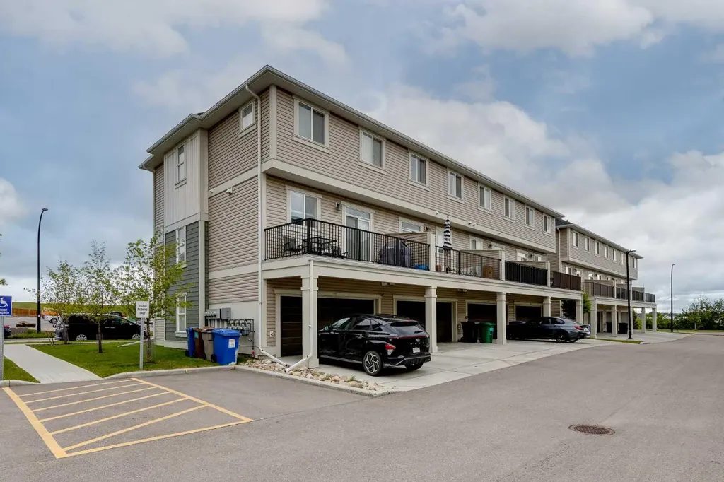 237 South Point Park SW Airdrie AB T4B 5G8