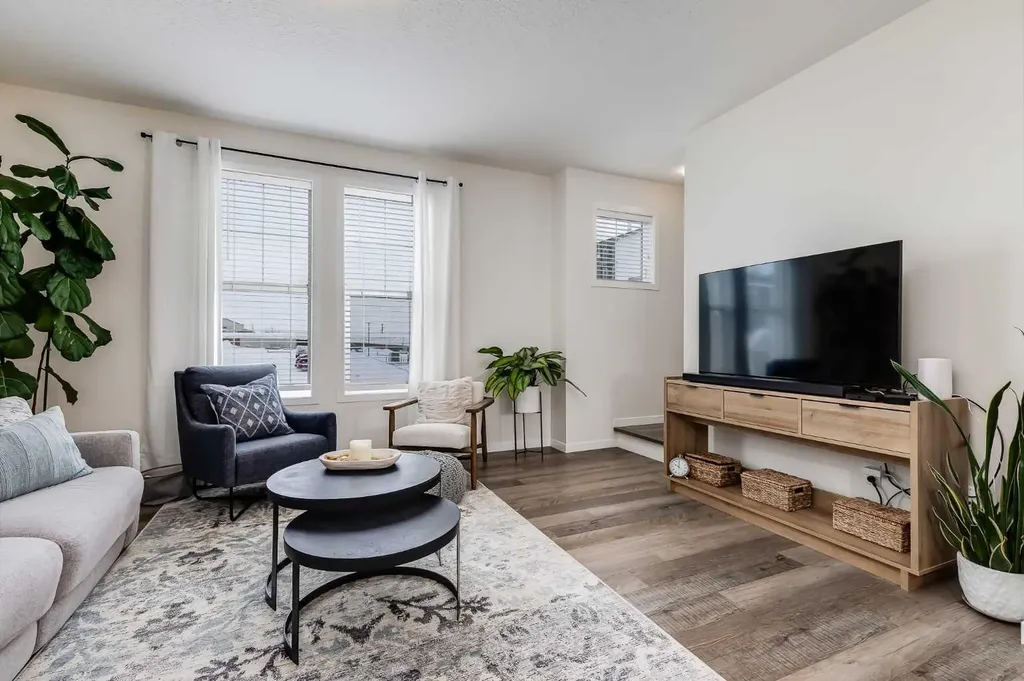 237 South Point Park SW Airdrie AB T4B 5G8