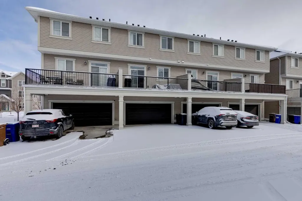 237 South Point Park SW Airdrie AB T4B 5G8