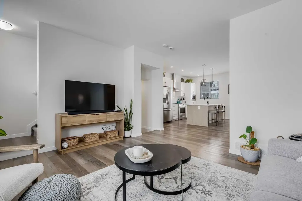 237 South Point Park SW Airdrie AB T4B 5G8