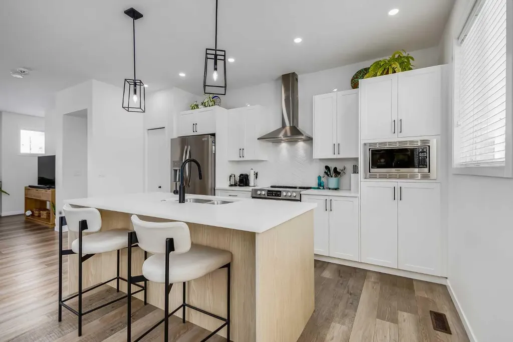 237 South Point Park SW Airdrie AB T4B 5G8
