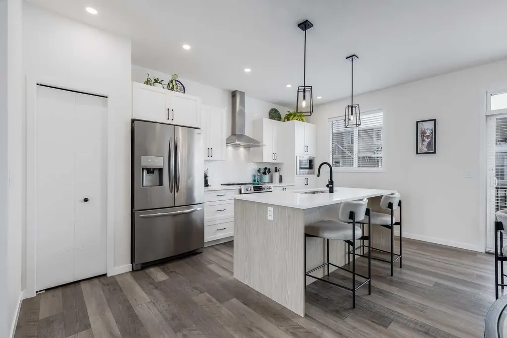 237 South Point Park SW Airdrie AB T4B 5G8