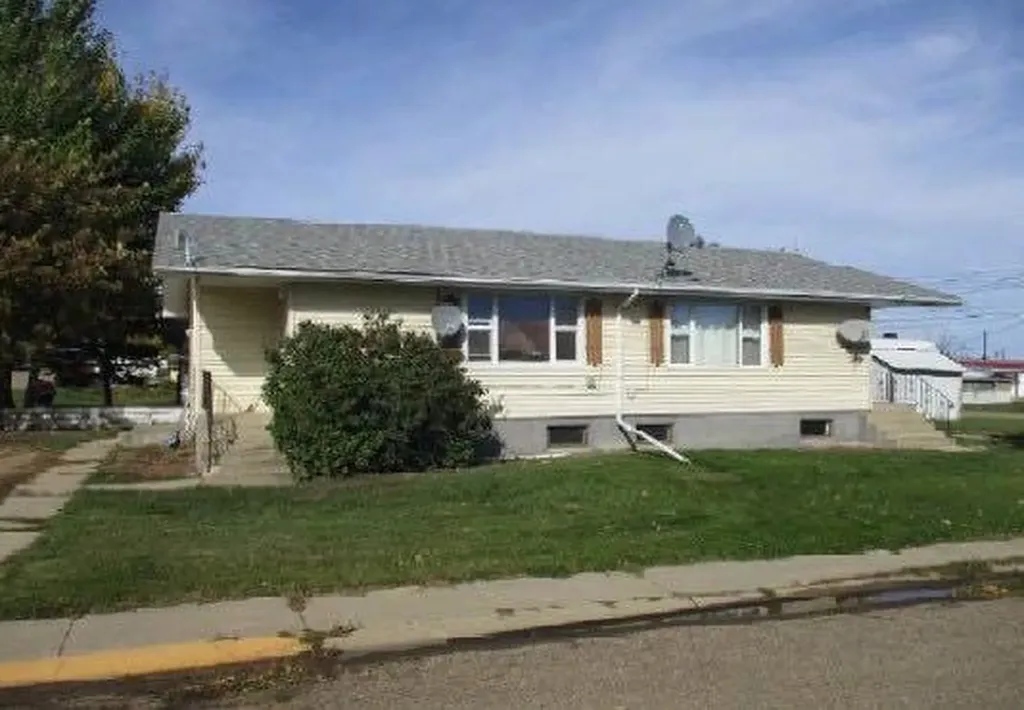 201 A&b First Street Morrin AB T0J 2B0