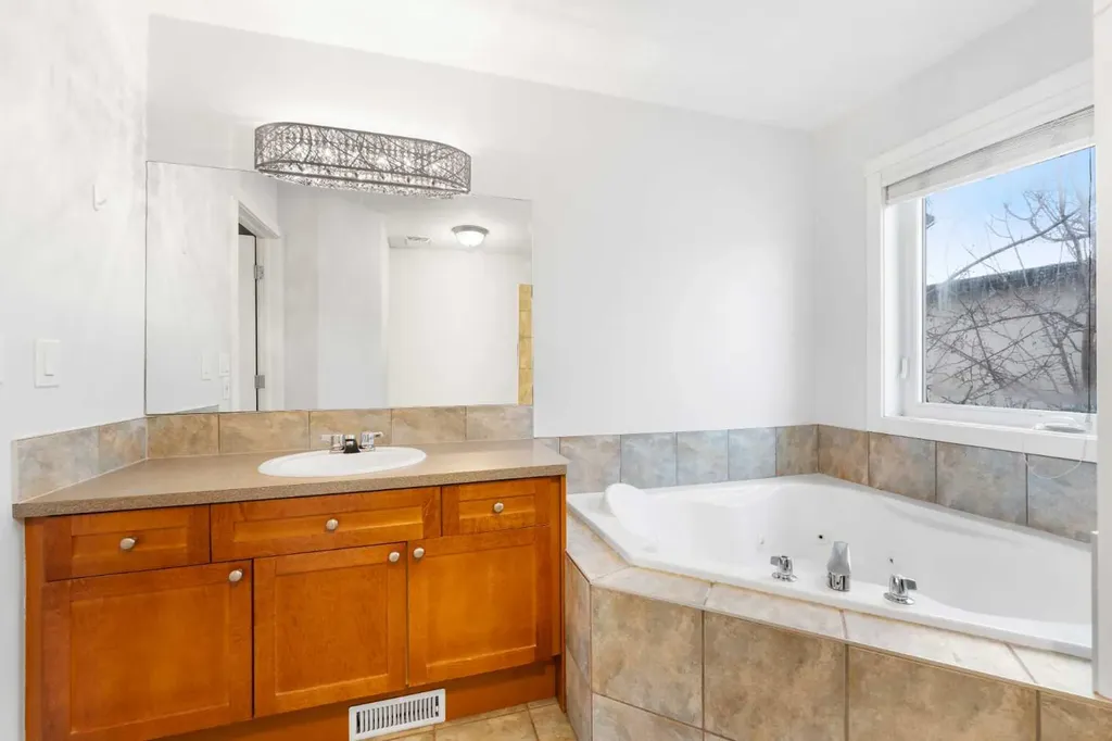 1620 27 Avenue SW Calgary AB T2T 1G6