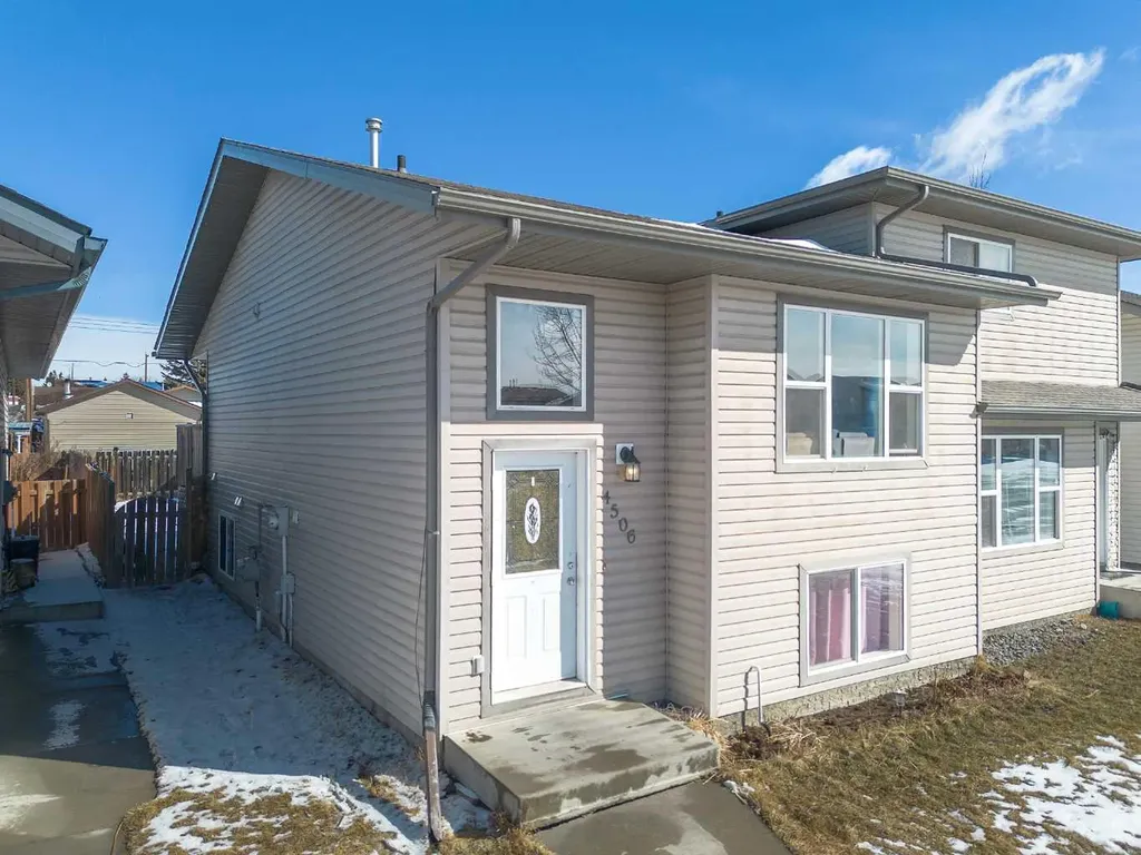 4506 45 Avenue Close Rocky Mountain House AB T4T 1W8