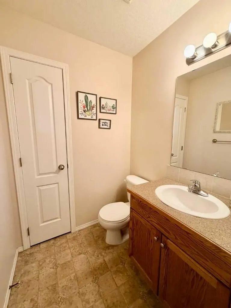 4506 45 Avenue Close Rocky Mountain House AB T4T 1W8