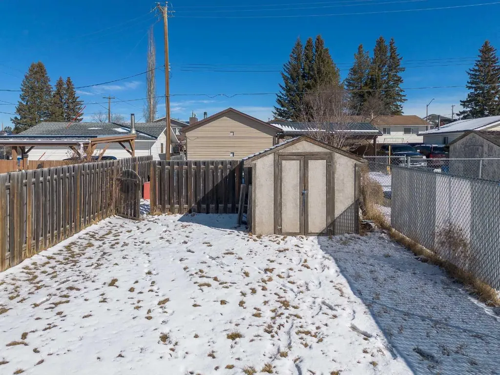 4506 45 Avenue Close Rocky Mountain House AB T4T 1W8