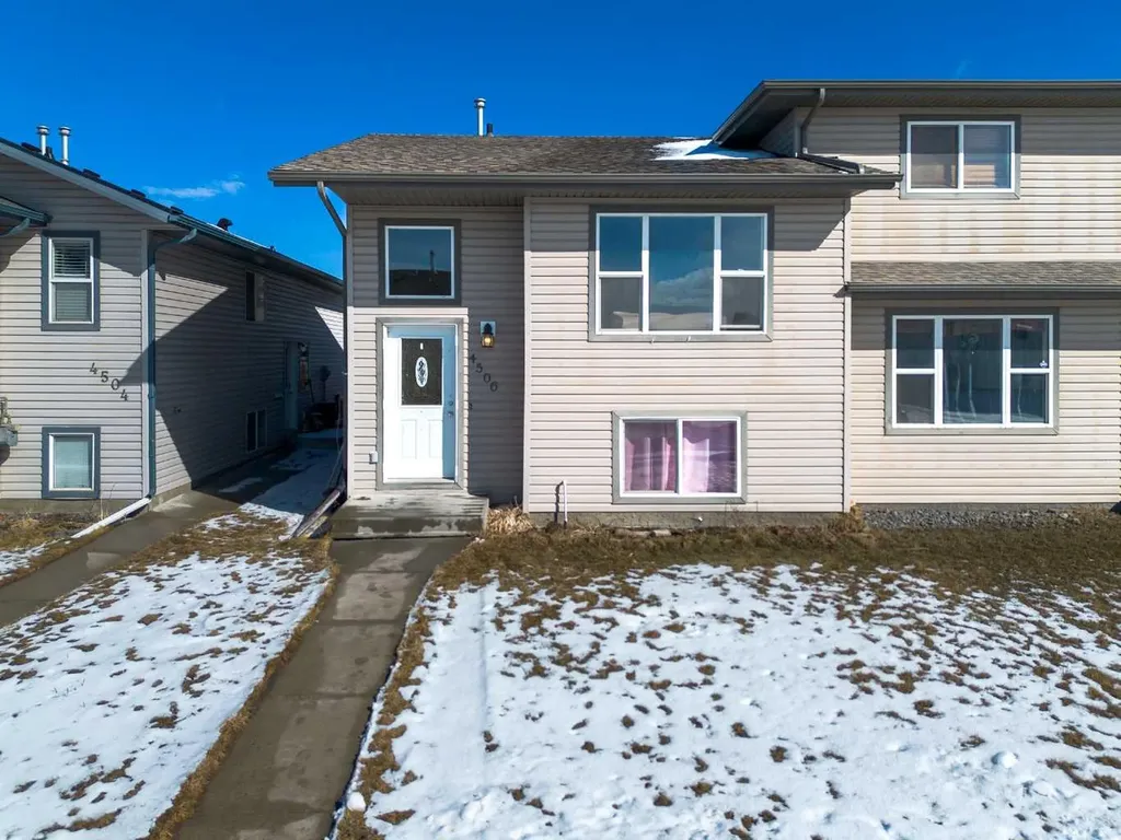 4506 45 Avenue Close Rocky Mountain House AB T4T 1W8