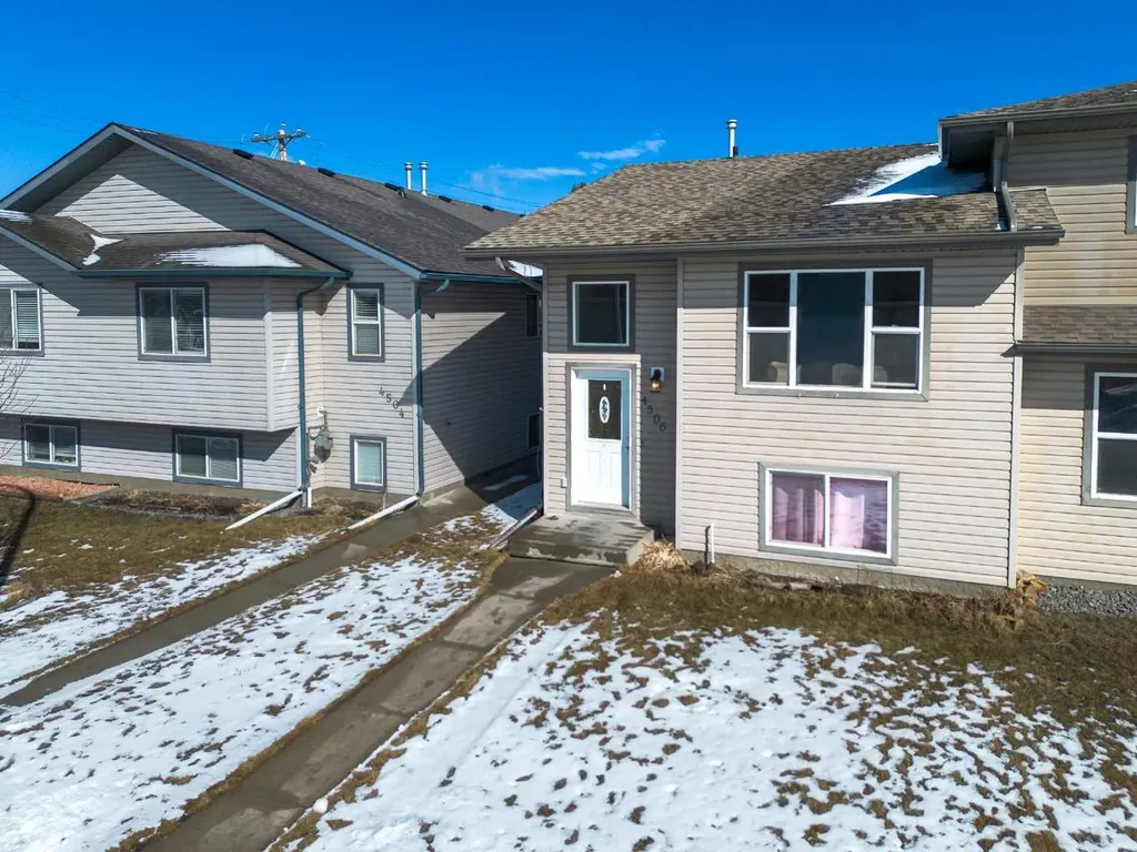 4506 45 Avenue Close Rocky Mountain House AB T4T 1W8