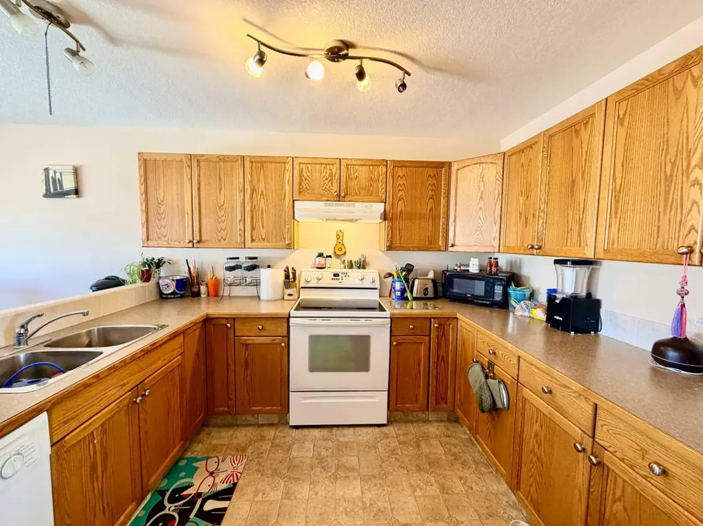 4506 45 Avenue Close Rocky Mountain House AB T4T 1W8