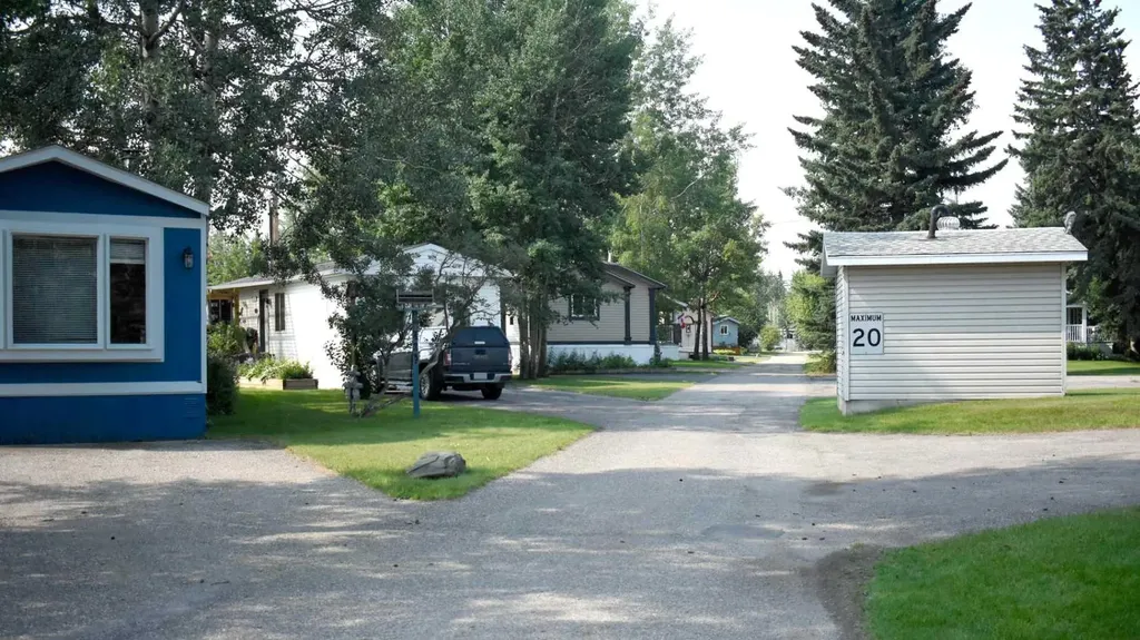 700 Carmichael Lane Hinton AB T7V 1Y6