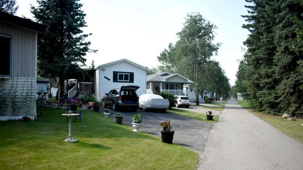 700 Carmichael Lane Hinton AB T7V 1Y6