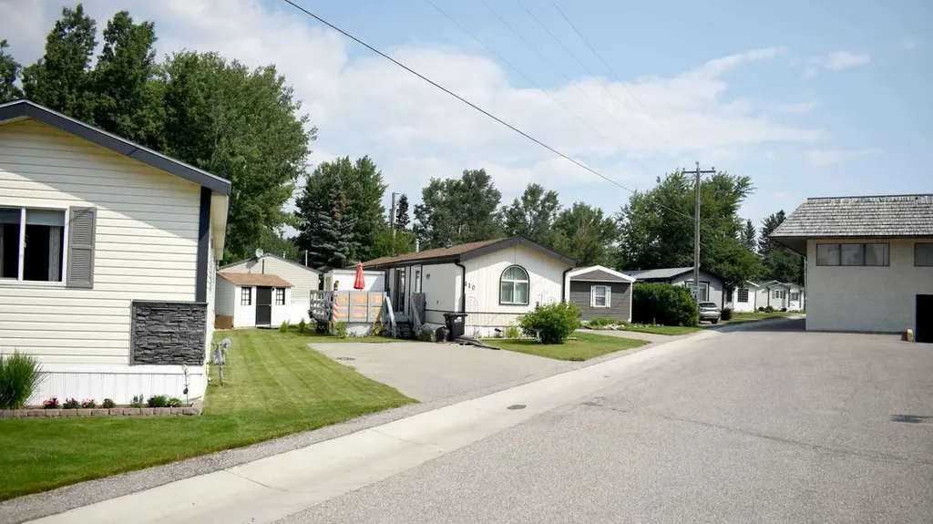 700 Carmichael Lane Hinton AB T7V 1Y6