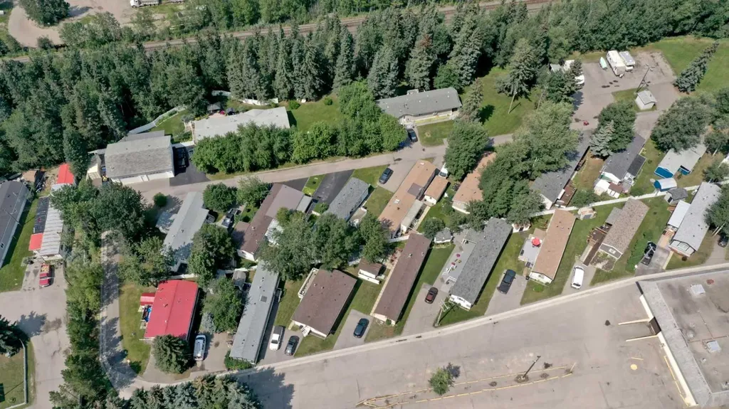 700 Carmichael Lane Hinton AB T7V 1Y6