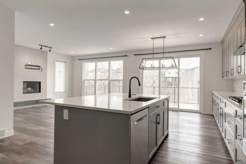 142 Cranbrook Park SE Calgary AB T3M 3C2