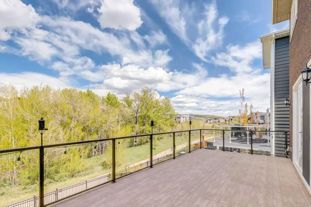 142 Cranbrook Park SE Calgary AB T3M 3C2