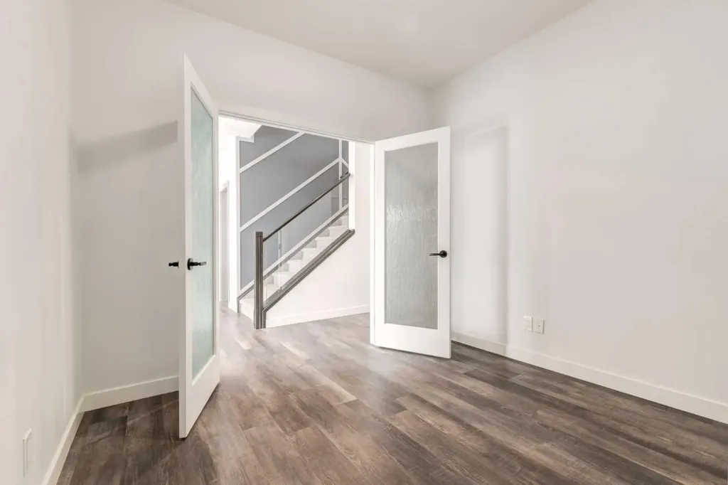 142 Cranbrook Park SE Calgary AB T3M 3C2