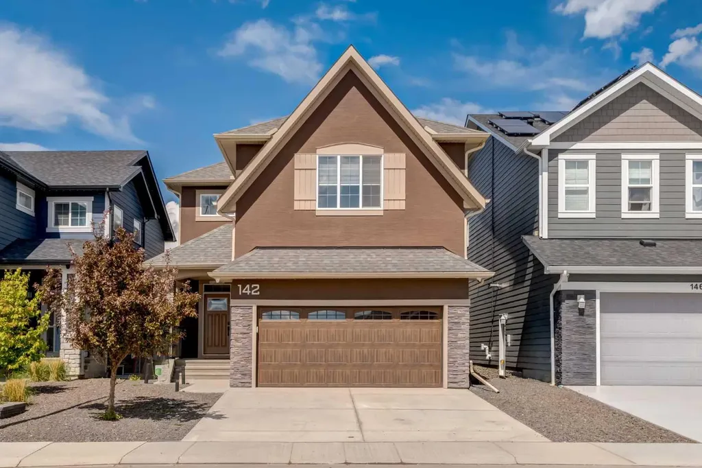 142 Cranbrook Park SE Calgary AB T3M 3C2