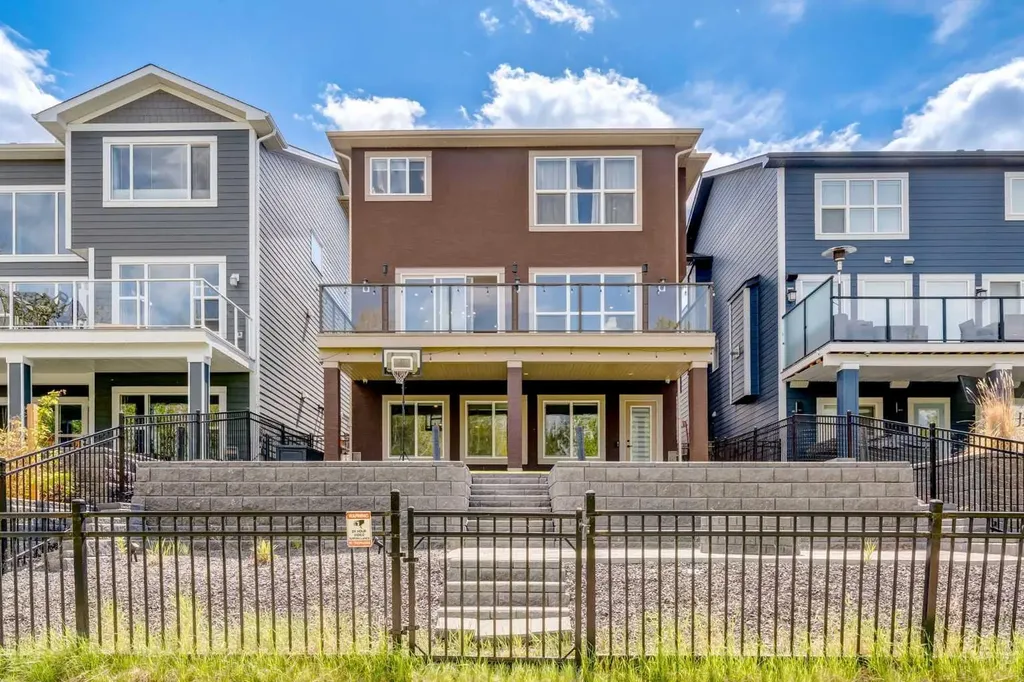 142 Cranbrook Park SE Calgary AB T3M 3C2