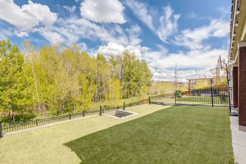 142 Cranbrook Park SE Calgary AB T3M 3C2