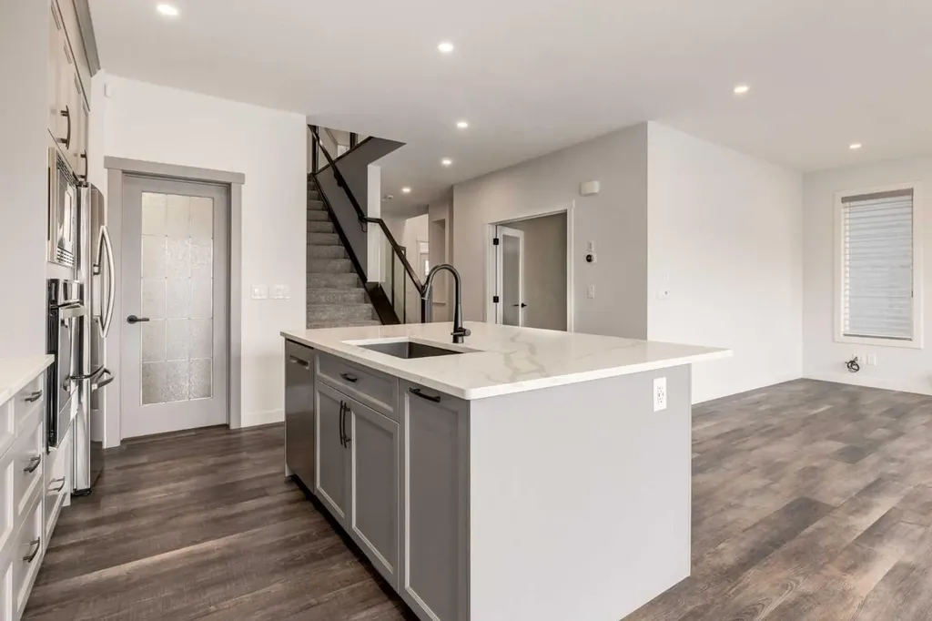 142 Cranbrook Park SE Calgary AB T3M 3C2