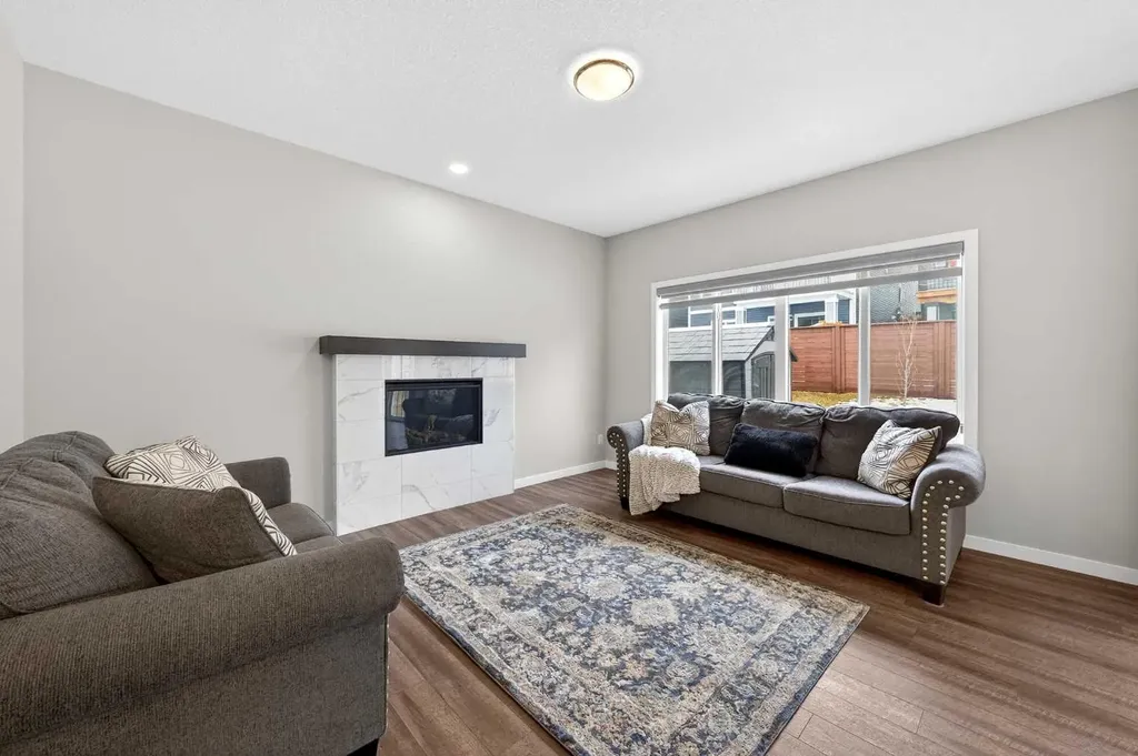 48 Carringvue Street NW Calgary AB T3P 1L7