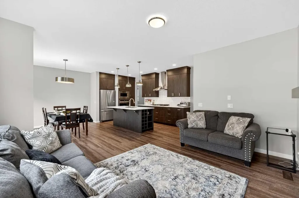 48 Carringvue Street NW Calgary AB T3P 1L7