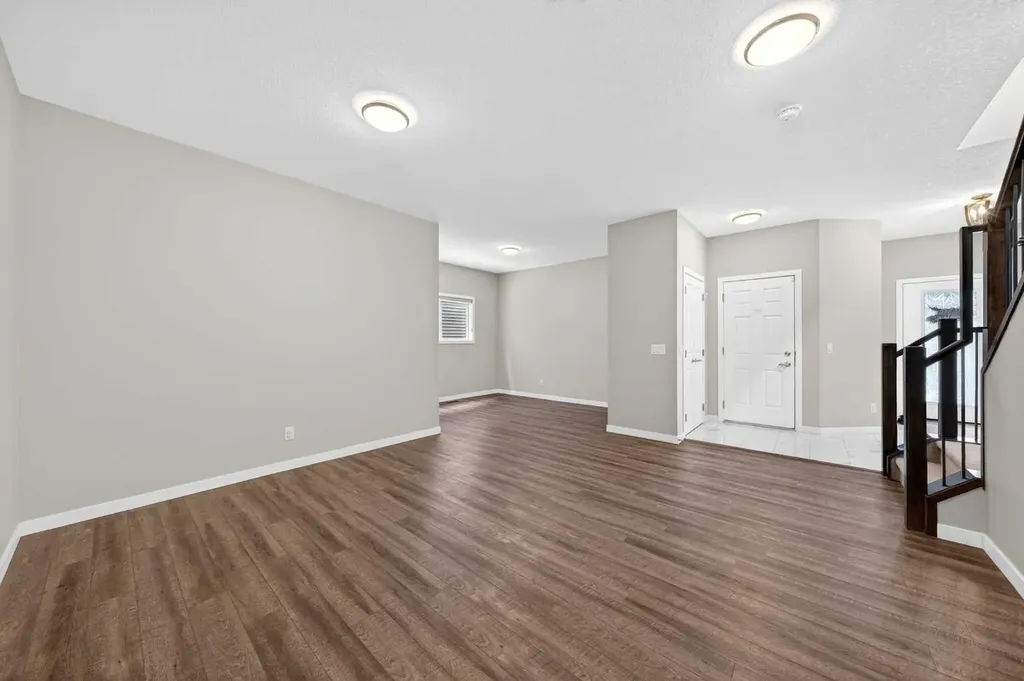 48 Carringvue Street NW Calgary AB T3P 1L7