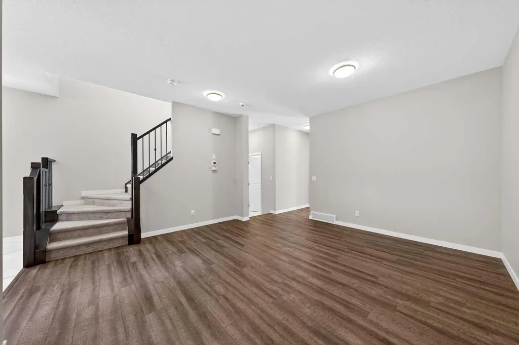 48 Carringvue Street NW Calgary AB T3P 1L7