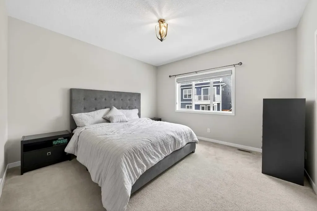 48 Carringvue Street NW Calgary AB T3P 1L7