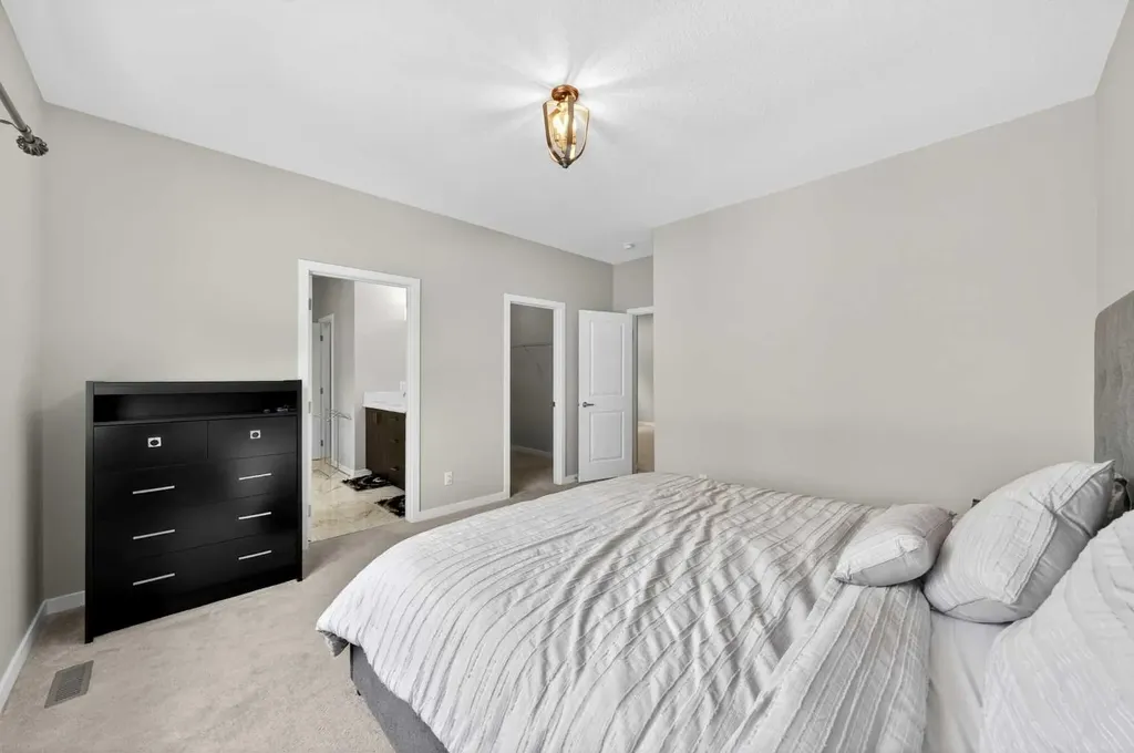 48 Carringvue Street NW Calgary AB T3P 1L7