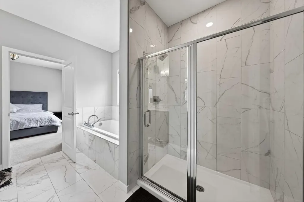 48 Carringvue Street NW Calgary AB T3P 1L7