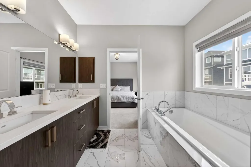 48 Carringvue Street NW Calgary AB T3P 1L7