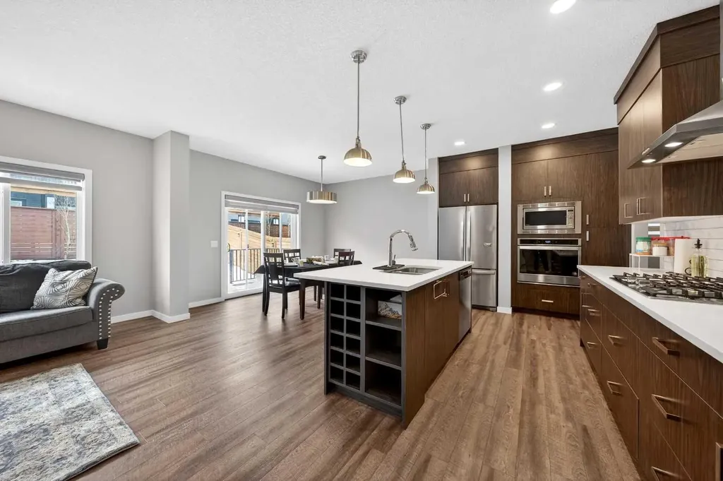 48 Carringvue Street NW Calgary AB T3P 1L7