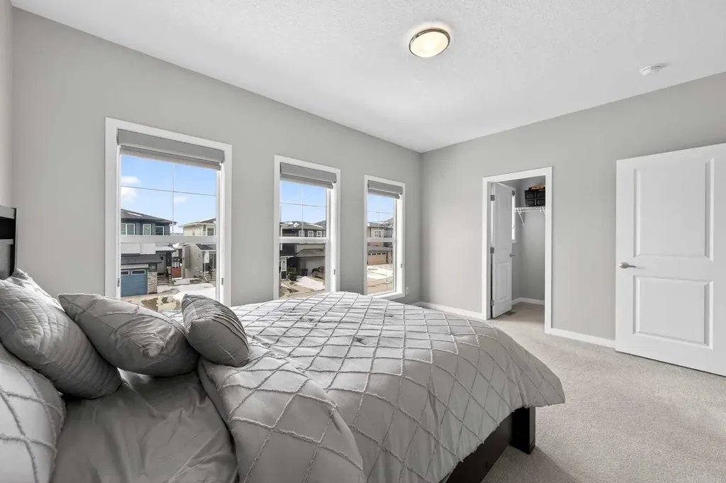 48 Carringvue Street NW Calgary AB T3P 1L7