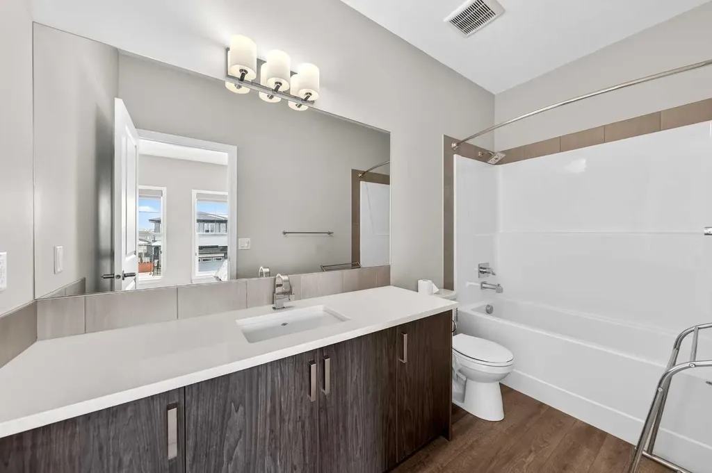 48 Carringvue Street NW Calgary AB T3P 1L7