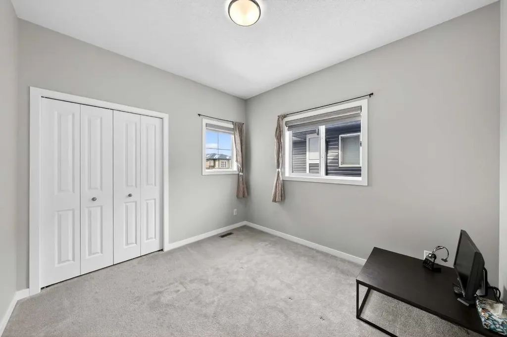 48 Carringvue Street NW Calgary AB T3P 1L7