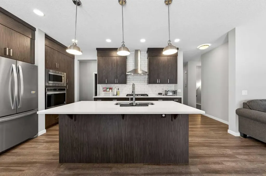 48 Carringvue Street NW Calgary AB T3P 1L7