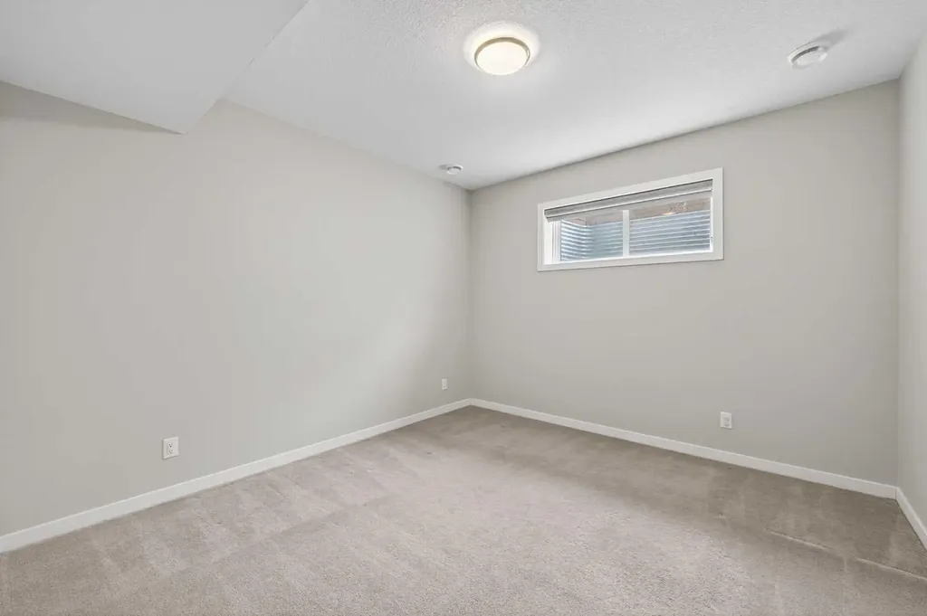 48 Carringvue Street NW Calgary AB T3P 1L7