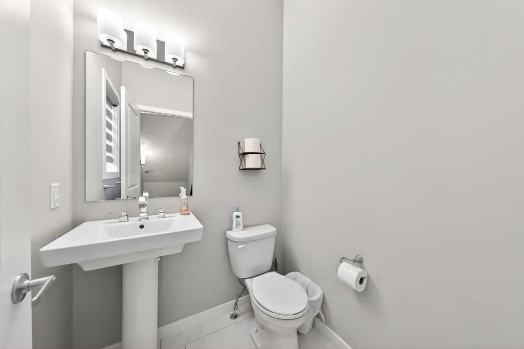 48 Carringvue Street NW Calgary AB T3P 1L7