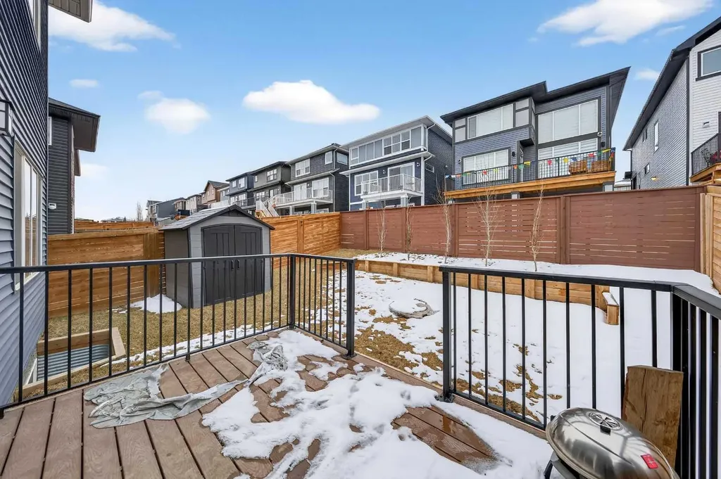 48 Carringvue Street NW Calgary AB T3P 1L7
