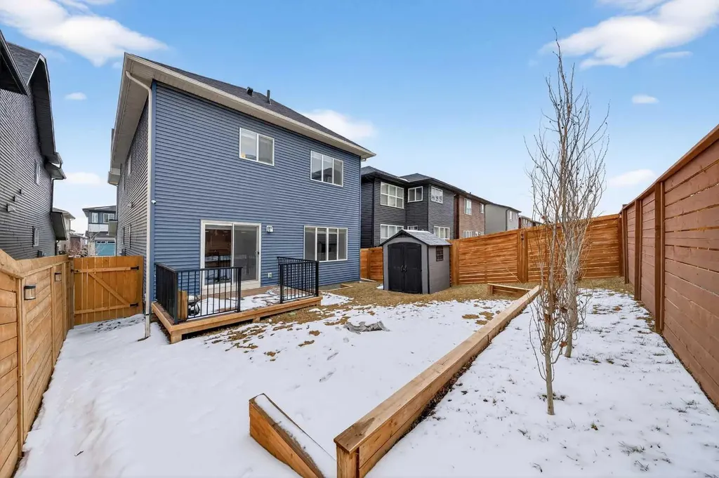 48 Carringvue Street NW Calgary AB T3P 1L7