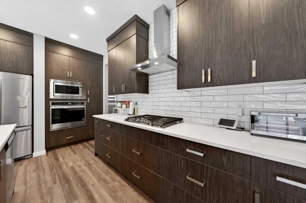 48 Carringvue Street NW Calgary AB T3P 1L7