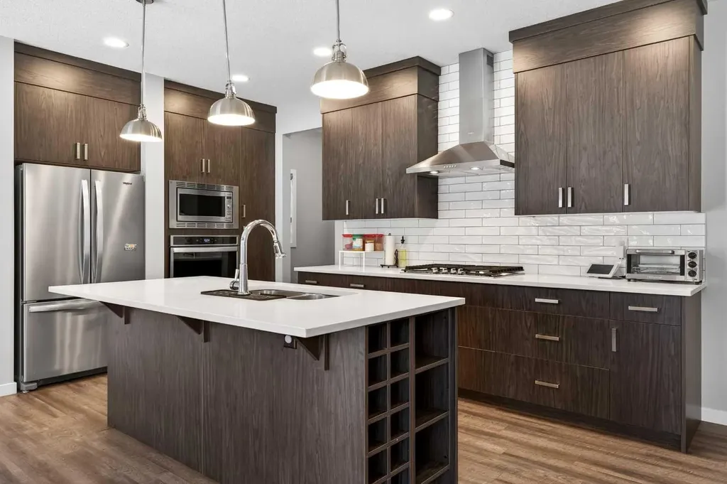 48 Carringvue Street NW Calgary AB T3P 1L7