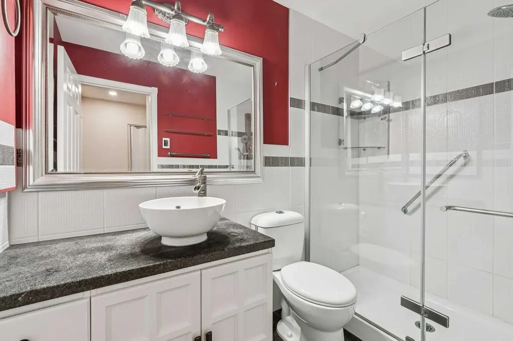 131 Woodglen Way SW Calgary AB T2W4C8