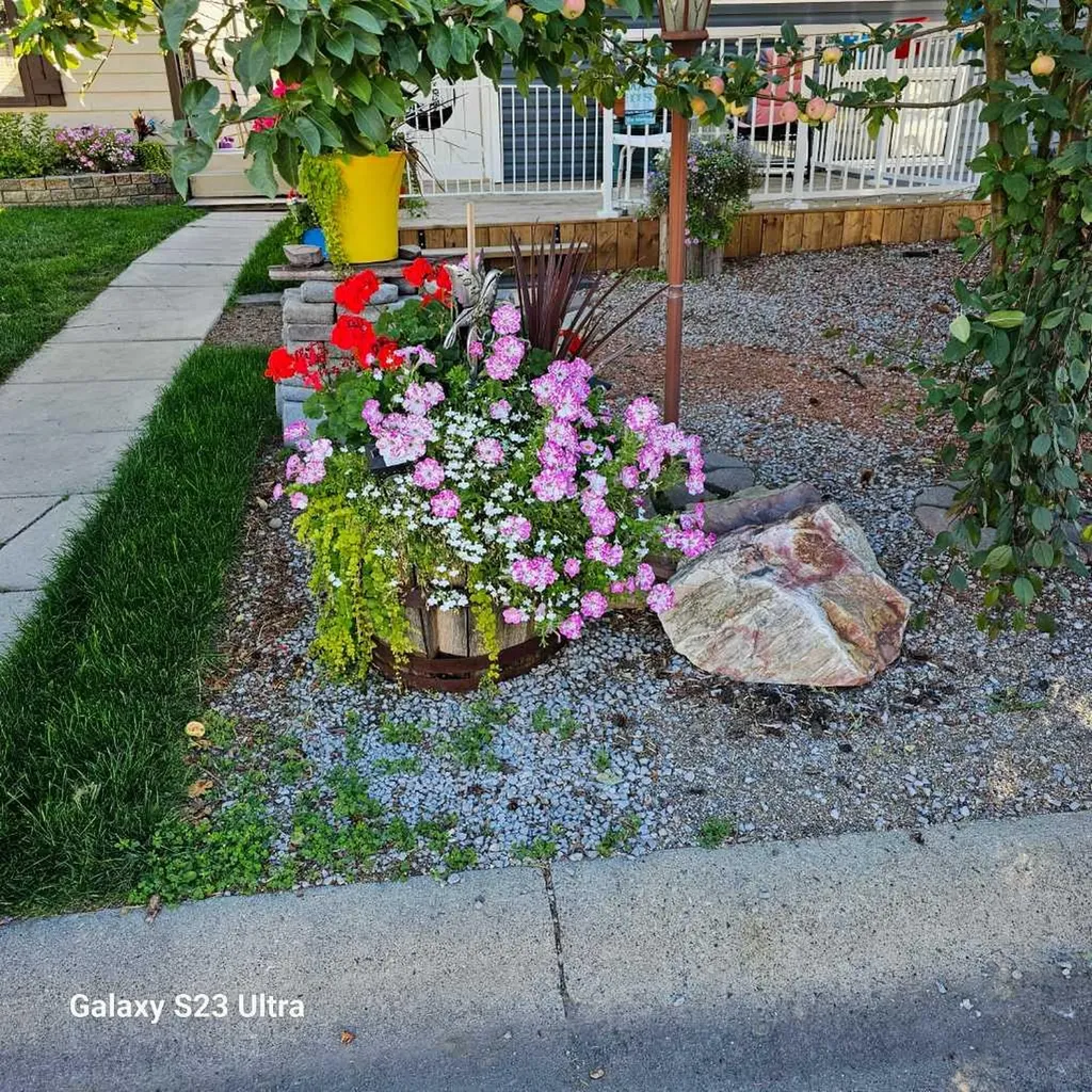 131 Woodglen Way SW Calgary AB T2W4C8