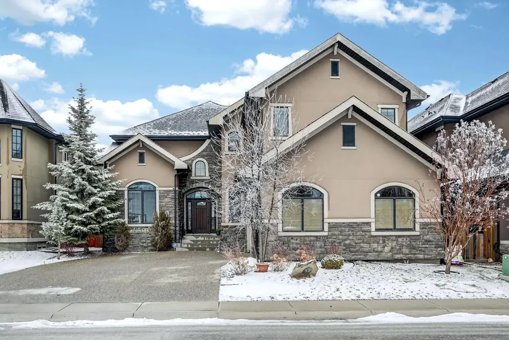 52 Wentworth Crescent SW Calgary AB T3H 0H1