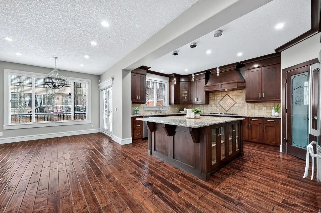 52 Wentworth Crescent SW Calgary AB T3H 0H1