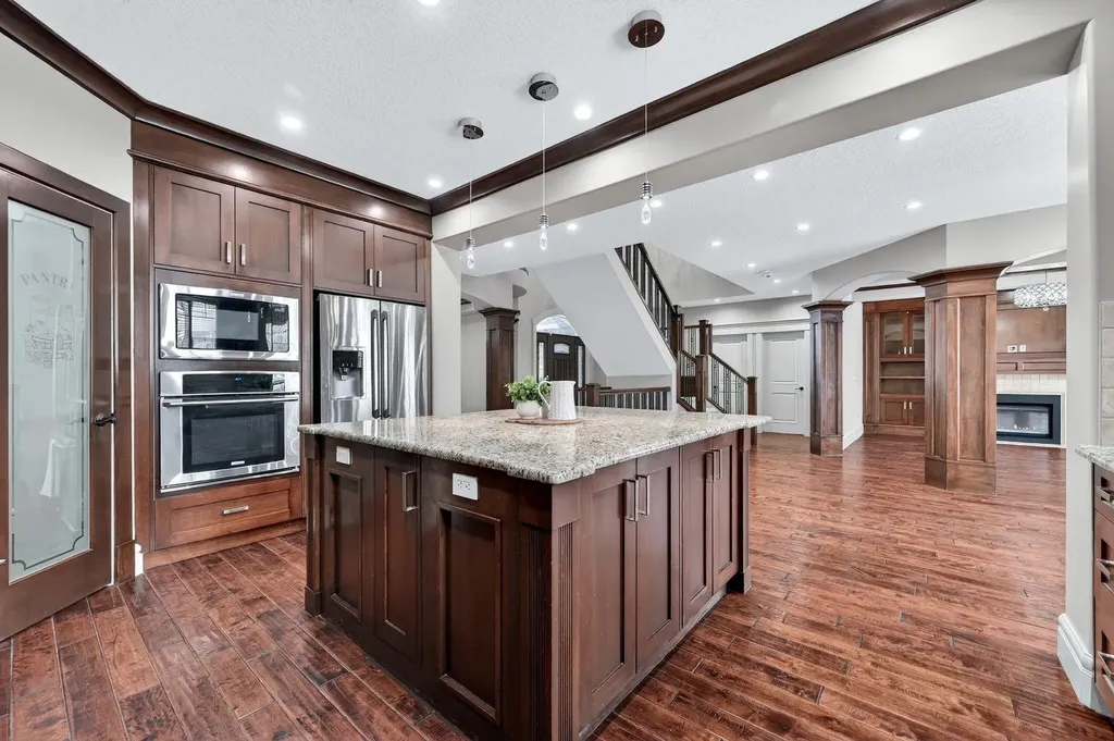 52 Wentworth Crescent SW Calgary AB T3H 0H1
