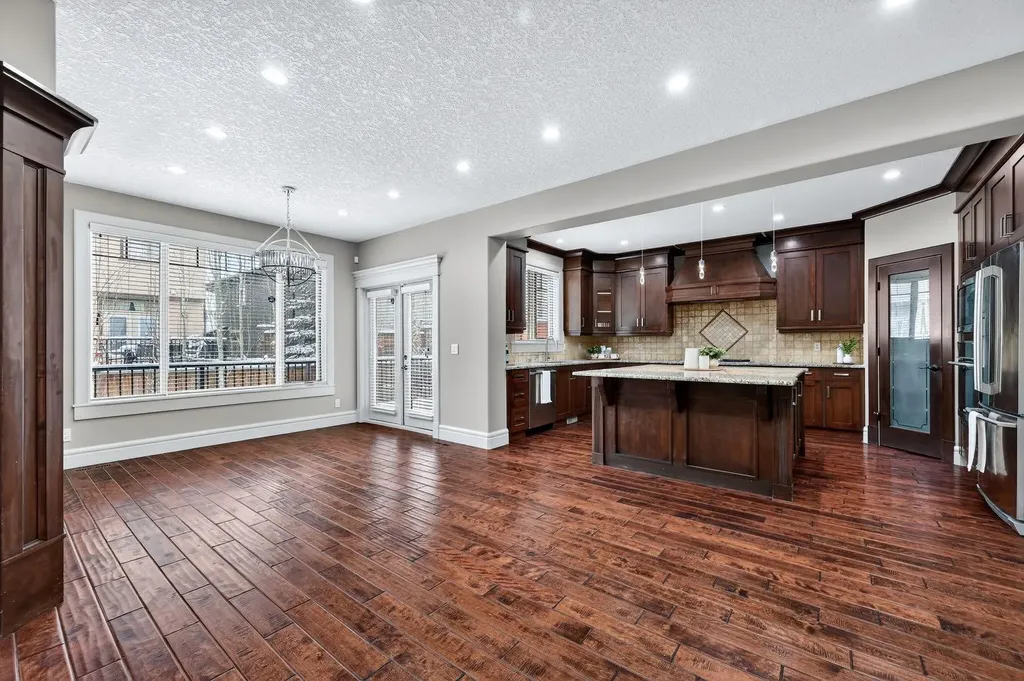 52 Wentworth Crescent SW Calgary AB T3H 0H1